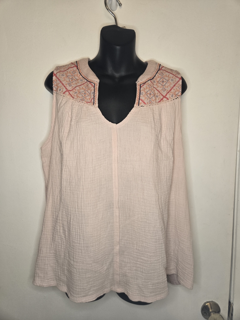 Knox Rose Pale Pink Sleeveless Embroidered Top